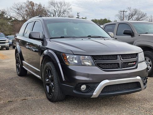 Used 2020 Dodge Journey Crossroad image 3