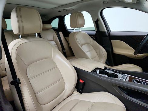 Used 2017 Jaguar F-PACE Prestige image 28