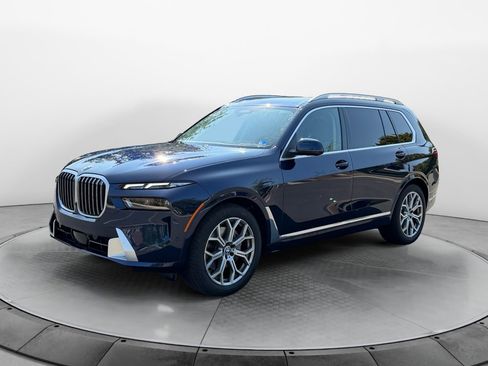 Used 2026 BMW X7 xDrive40i AWD/4WD image 3