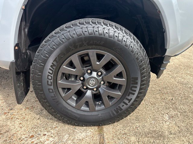 Used 2021 Toyota Tacoma SR5 AWD/4WD image 30