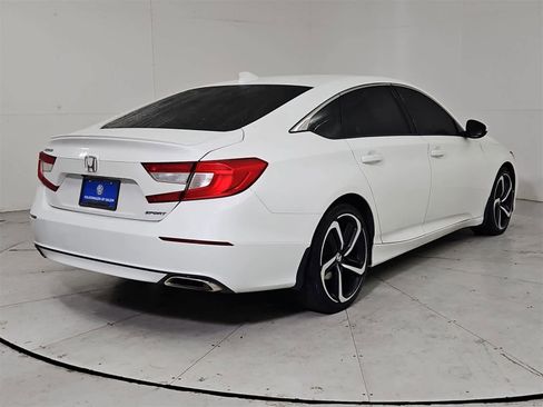 Used 2019 Honda Accord Sport image 6