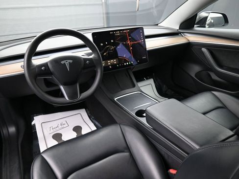 Used 2021 Tesla Model 3 Standard Range Plus image 9