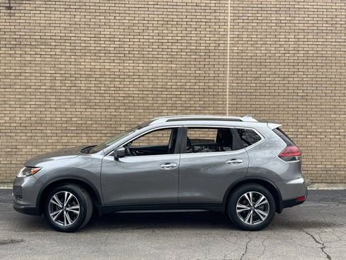 Used 2019 Nissan Rogue SV w/ Premium Package image 34