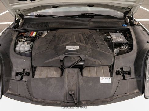 Used 2020 Porsche Cayenne AWD/4WD image 16