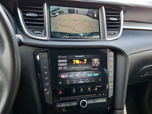 Used 2021 INFINITI QX50 Luxe w/ Appearance Package AWD/4WD image 19