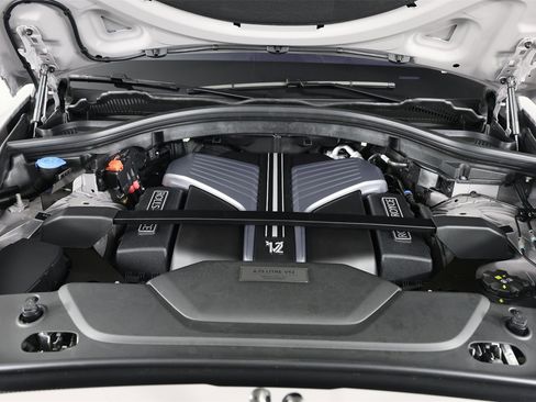 New 2026 Rolls-Royce Cullinan Black Badge image 28