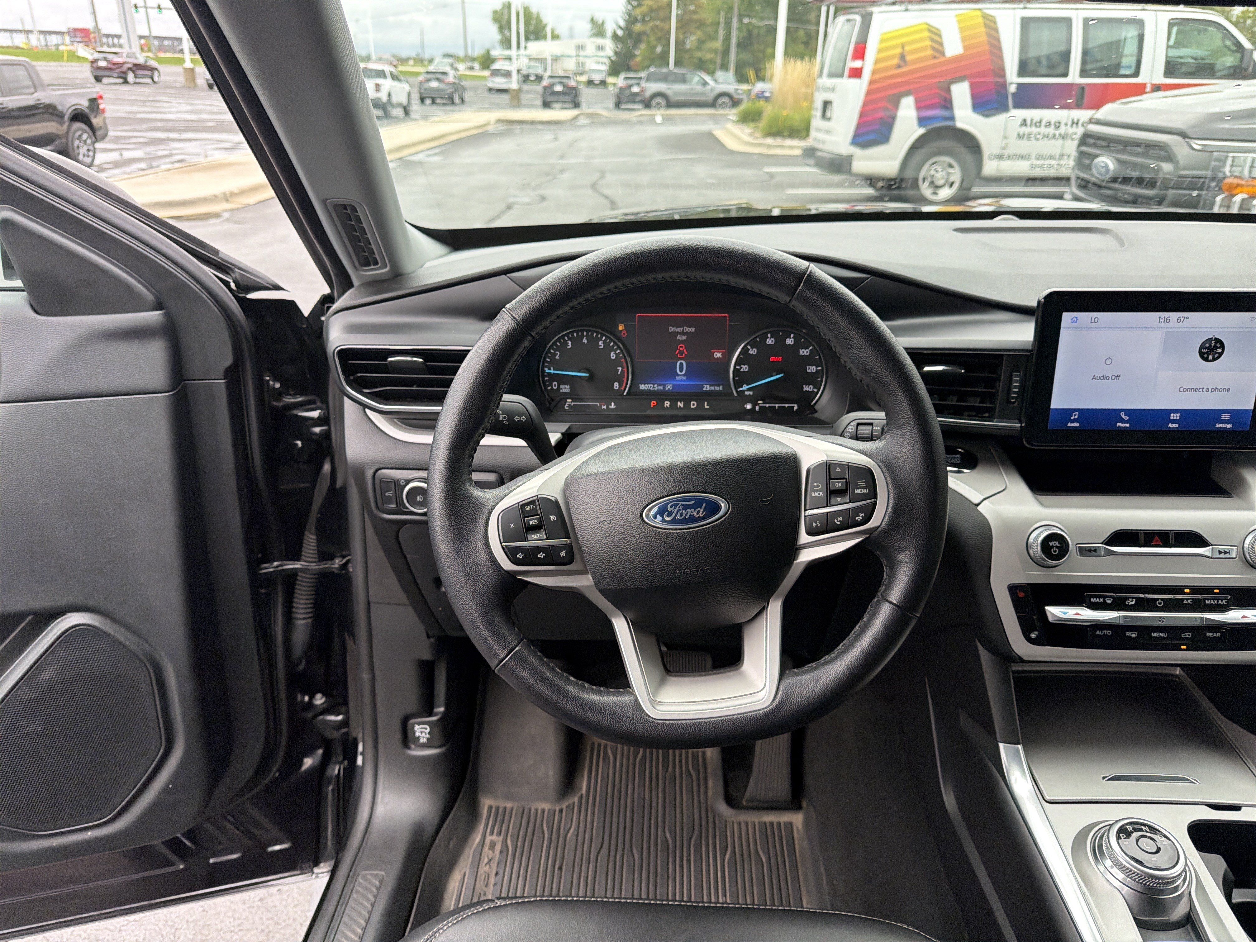 Used 2024 Ford Explorer XLT w/ Equipment Group 202A AWD/4WD image 28