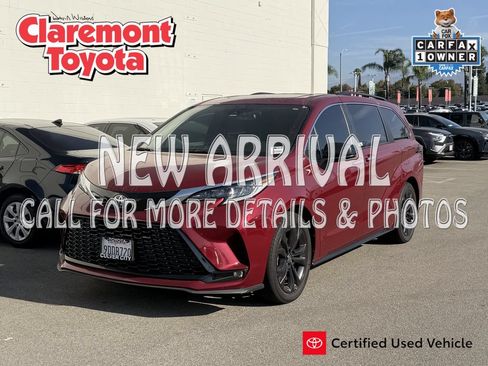 Used 2022 Toyota Sienna XSE w/ XSE Plus Package FWD image 1