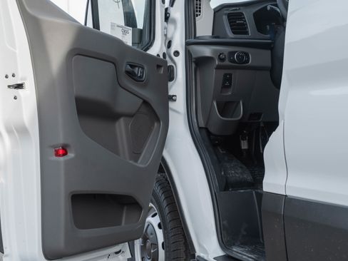 New 2026 Ford Transit 250 148 Medium Roof image 31