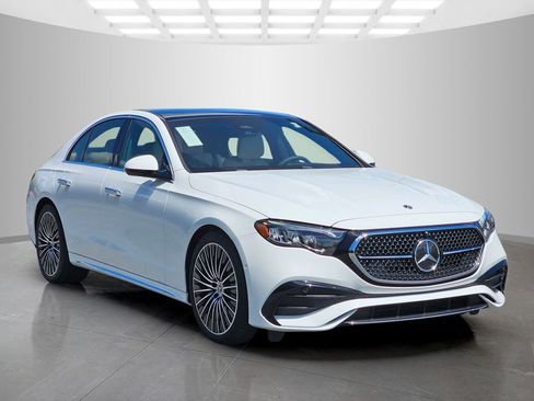 Used 2026 Mercedes-Benz E 450 4MATIC Sedan image 8