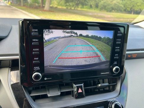 Used 2022 Toyota Corolla LE FWD image 25