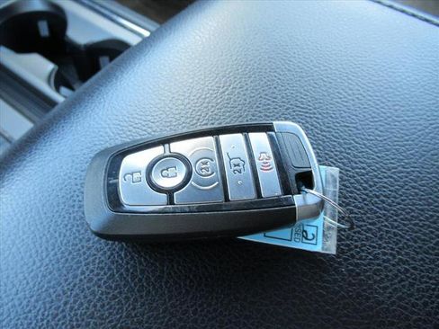 Used 2020 Ford Expedition XLT w/ Equipment Group 202A image 30