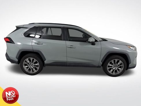 Used 2020 Toyota RAV4 XLE Premium image 2