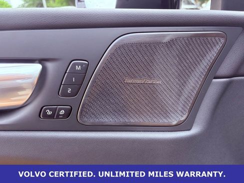 Certified 2023 Volvo XC60 B5 Ultimate w/ Climate Package FWD image 15