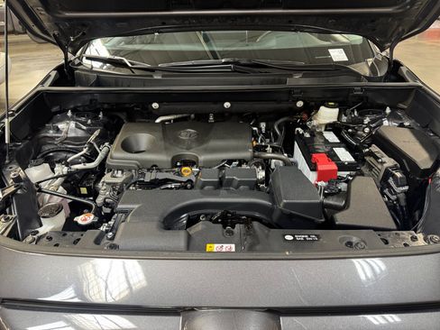 Used 2025 Toyota RAV4 XLE FWD image 21