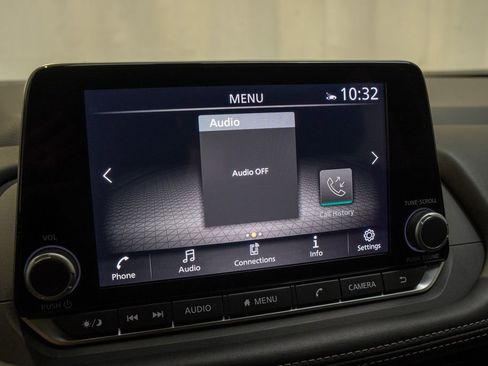 Certified 2025 Nissan Rogue SV image 13