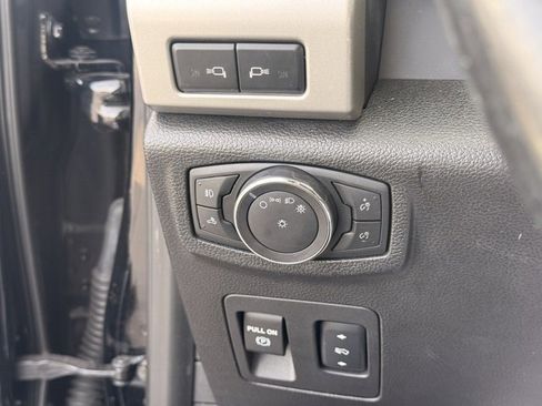 Used 2018 Ford F150 Lariat w/ Equipment Group 501A Mid image 24