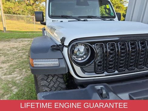 Used 2025 Jeep Wrangler Unlimited Sport AWD/4WD image 4