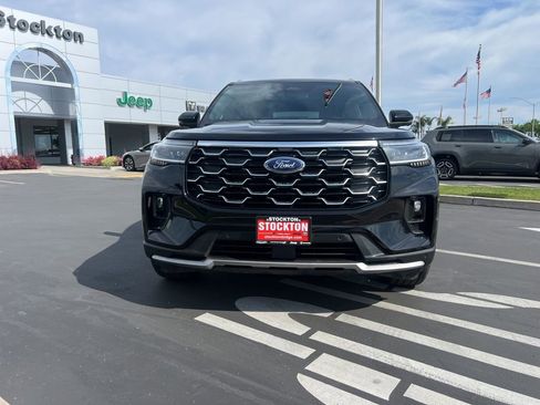 Used 2025 Ford Explorer Platinum w/ LUX Leather Package image 3