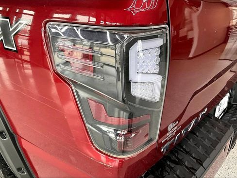 Used 2018 Nissan Titan PRO-4X w/ Pro-4x Convenience Package AWD/4WD image 24