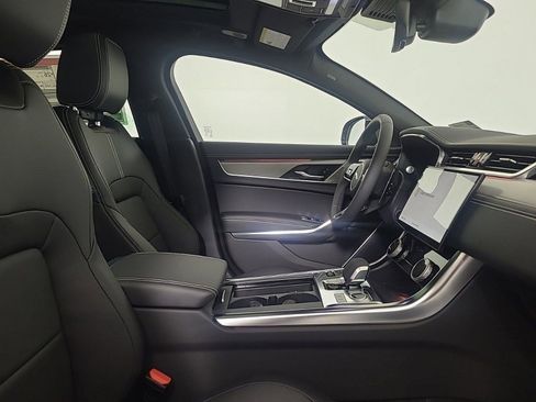 Used 2024 Jaguar XF R-Dynamic SE image 3