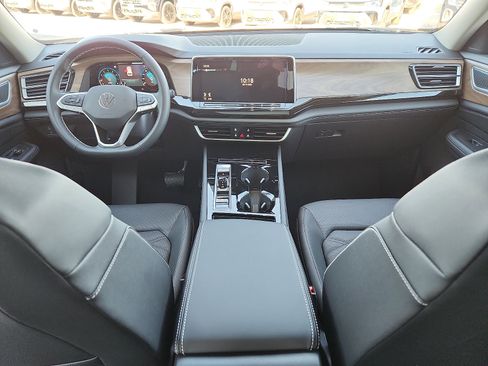 New 2026 Volkswagen Atlas SE FWD image 11