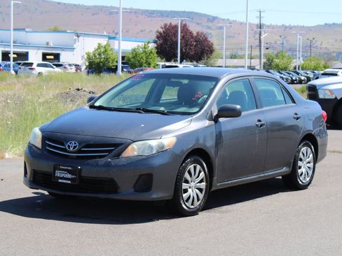 Used 2013 Toyota Corolla LE FWD image 7