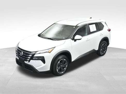 Used 2024 Nissan Rogue SV FWD image 32