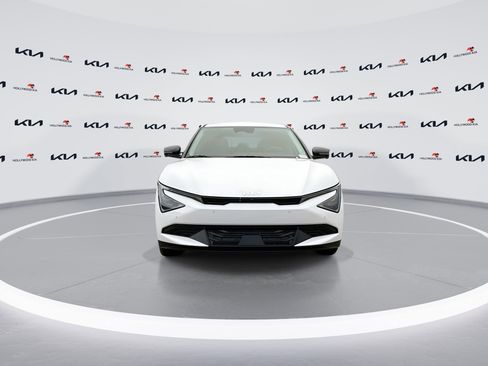 New 2025 Kia EV6 Wind image 3