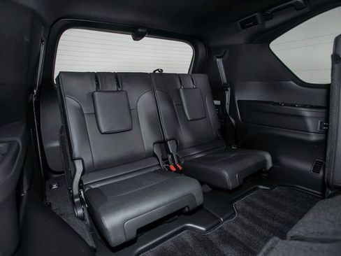 Used 2025 Lexus LX 600 F Sport image 19