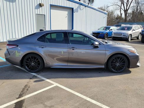 Used 2019 Toyota Camry XSE image 4