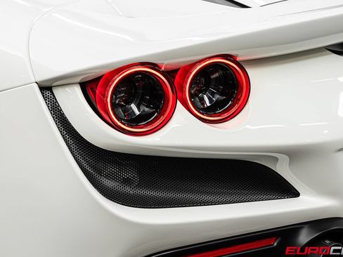 Used 2022 Ferrari F8 Tributo RWD image 22