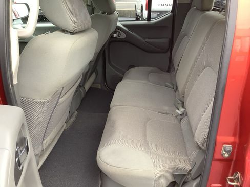Used 2014 Nissan Frontier SV AWD/4WD image 10