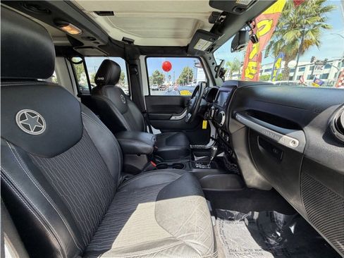 Used 2015 Jeep Wrangler Unlimited Sport AWD/4WD image 31