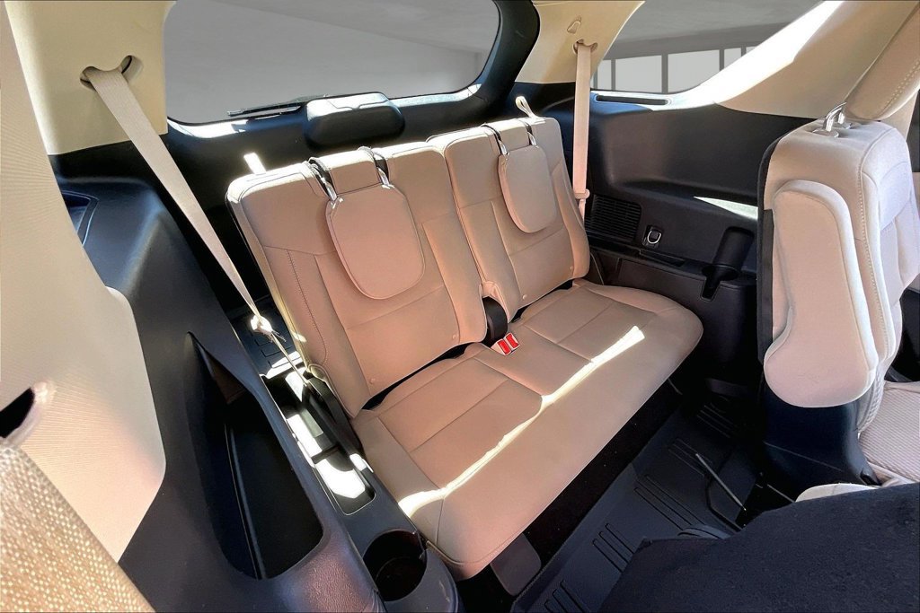 Used 2023 Ford Explorer XLT RWD image 24