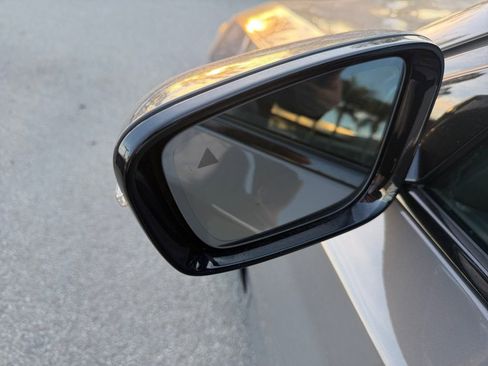 Used 2022 BMW 530e w/ M Sport Package image 35