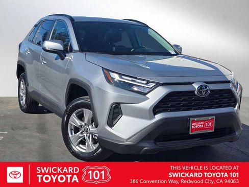 Used 2025 Toyota RAV4 XLE image 1