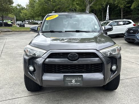 Used 2017 Toyota 4Runner SR5 Premium RWD image 2