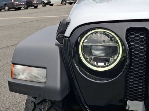 Used 2022 Jeep Wrangler Unlimited Sport AWD/4WD image 12