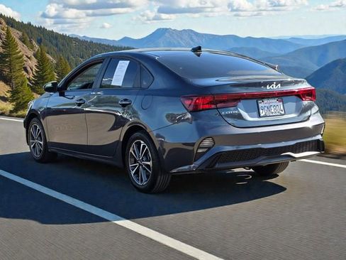 Used 2023 Kia Forte LXS image 5