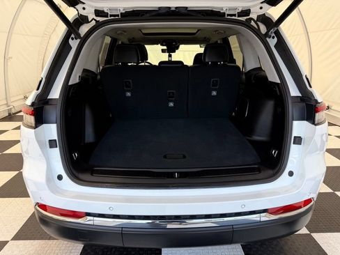 Used 2023 Jeep Grand Cherokee 4WD 4xe w/ Luxury Tech Group II image 4
