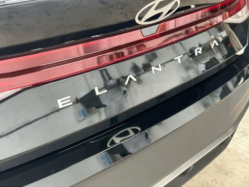 Used 2026 Hyundai Elantra SE FWD image 10