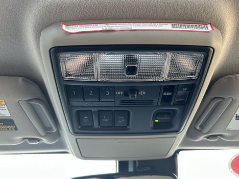 Used 2021 Toyota 4Runner Limited AWD/4WD image 36