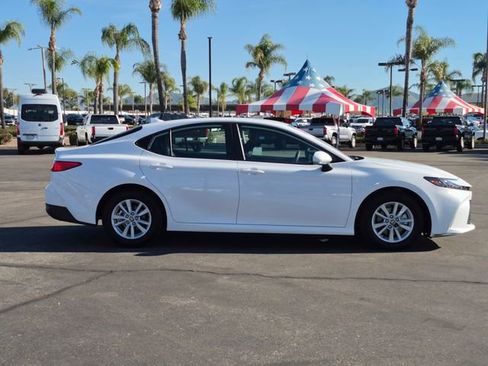 Used 2026 Toyota Camry LE w/ Convenience Package image 4