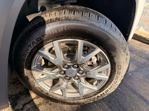 Used 2022 GMC Acadia SLT w/ LPO, Floor Liner Package AWD/4WD image 88