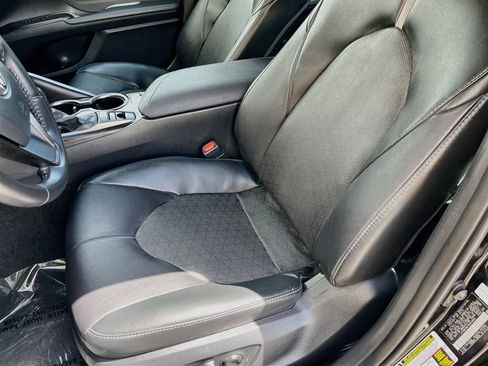 Used 2024 Toyota Camry XSE FWD image 18