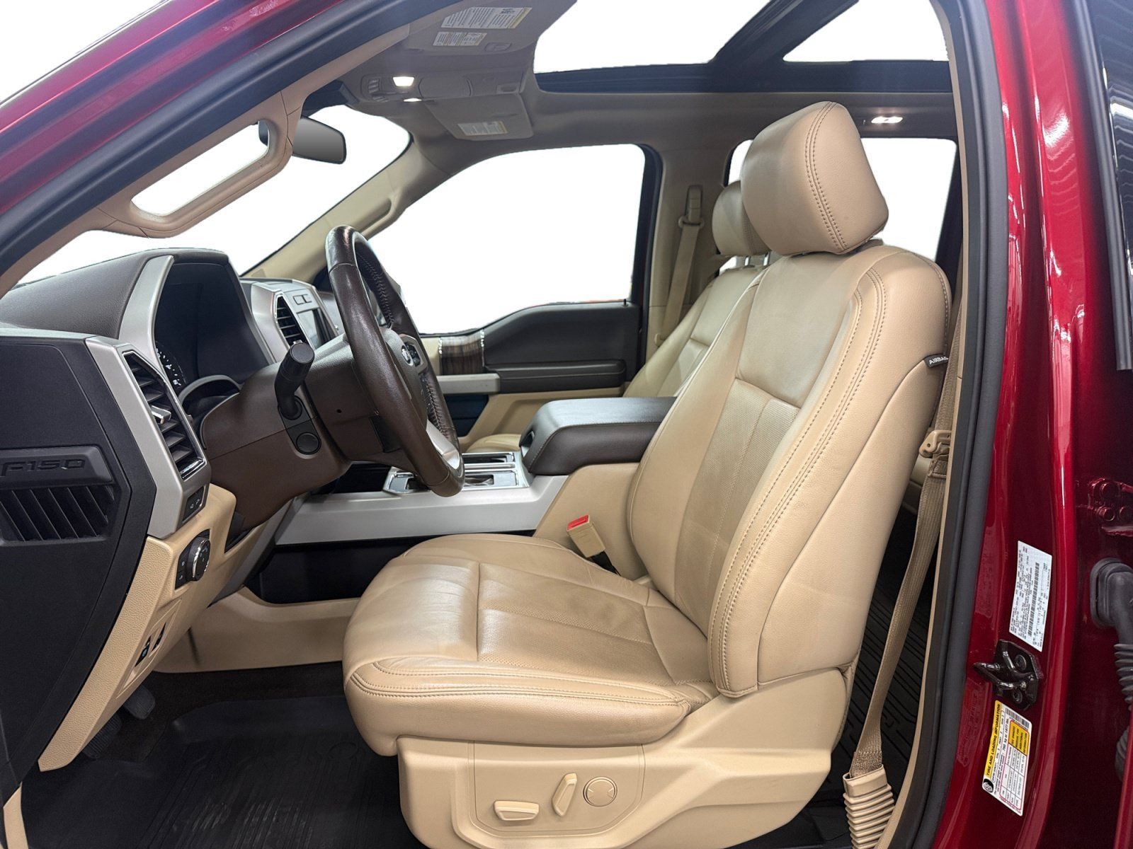 Used 2019 Ford F150 Lariat w/ Equipment Group 502A Luxury AWD/4WD image 9