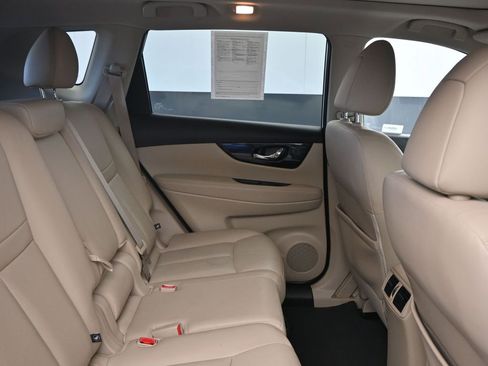 Used 2017 Nissan Rogue SL w/ SL Premium Package image 13