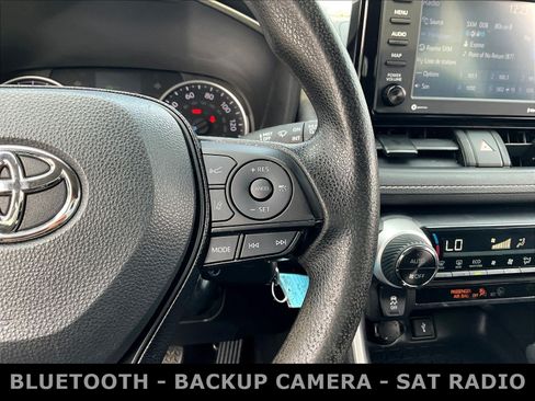 Used 2020 Toyota RAV4 LE AWD/4WD image 12