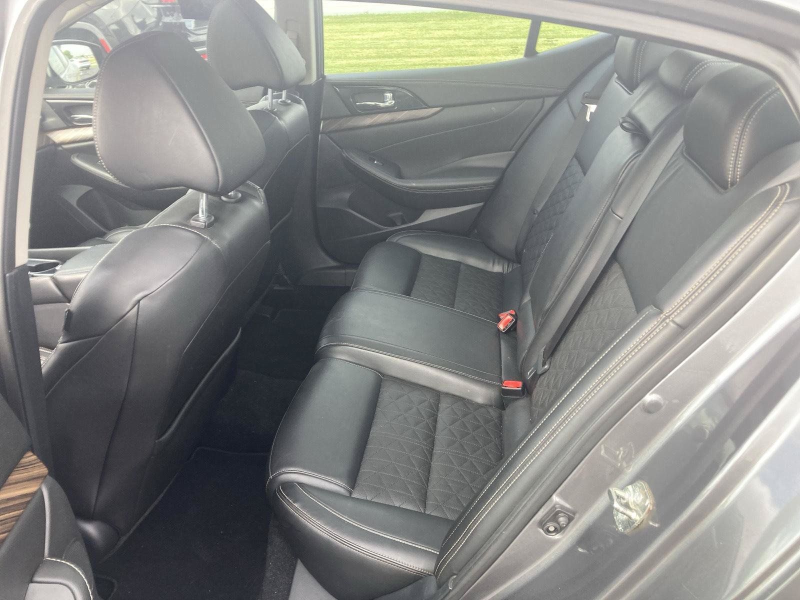 Used 2017 Nissan Maxima Platinum FWD image 17